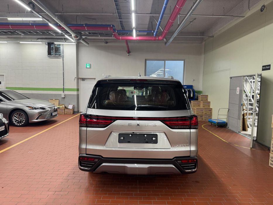 Новый Lexus LX700h Luxury 7 Seat 2026 год