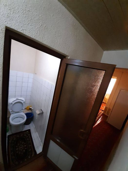 Срочно ижарага берилади 2 хонали 3 этаж 350$ . Адрес Регистон.