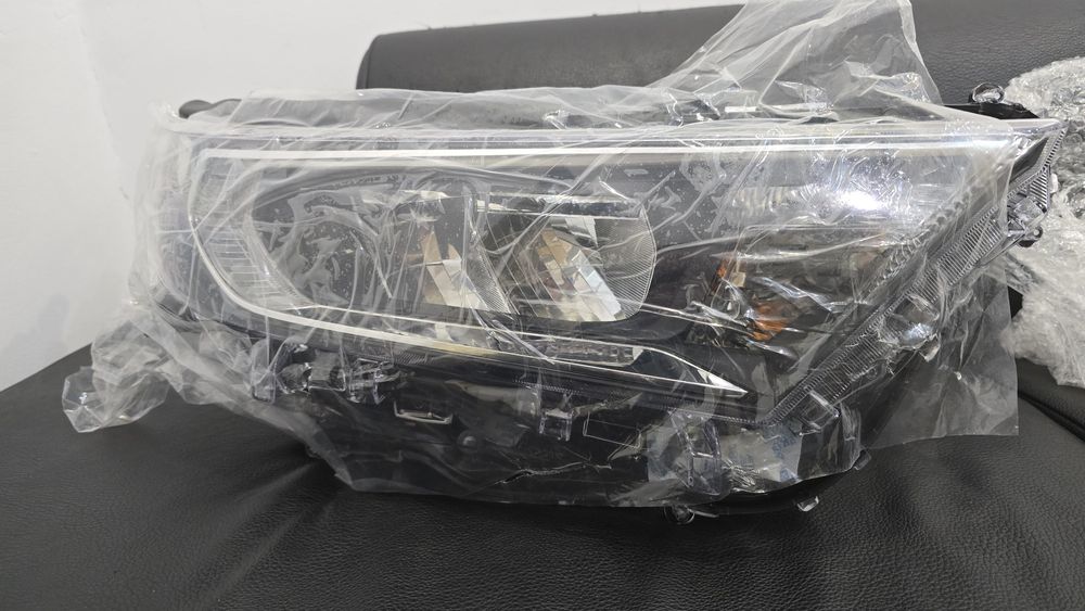 Продам фару на RAV4 A5/H5