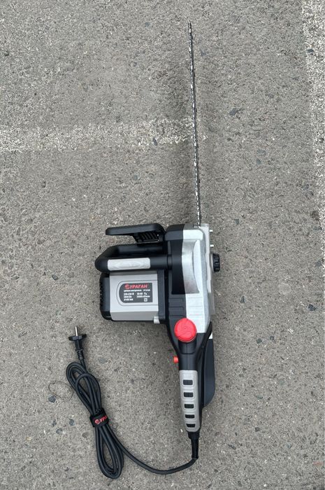 Электрическая пила «Ураган»