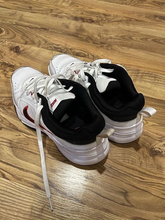 Кожени маратонки Nike Defy All Day