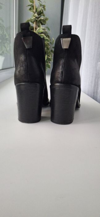 Нубуковые полусапоги Braska 38р