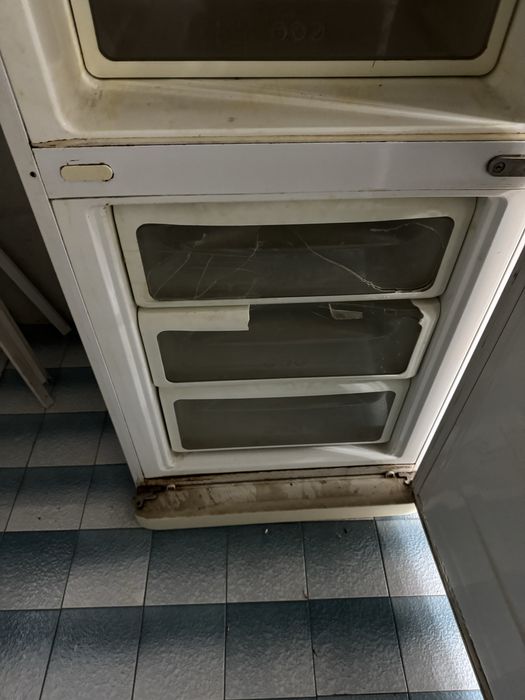 На запчасти холодильник