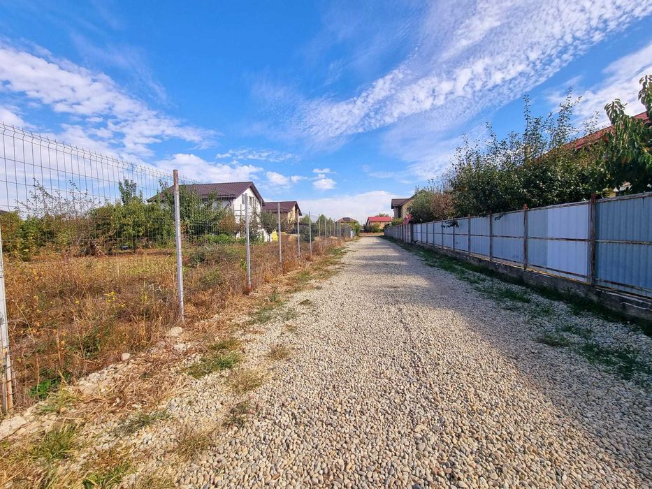 vanzare teren pentru constructie casa deschidere mare imprejmuit