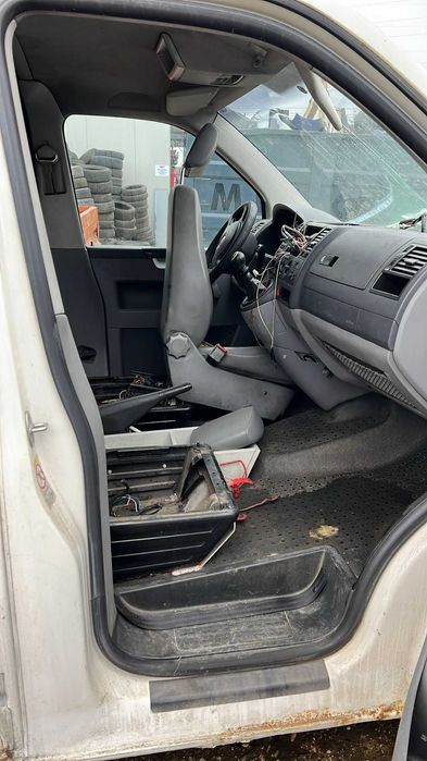 Dezmembram autovehicule pentru serviciu ambulanta