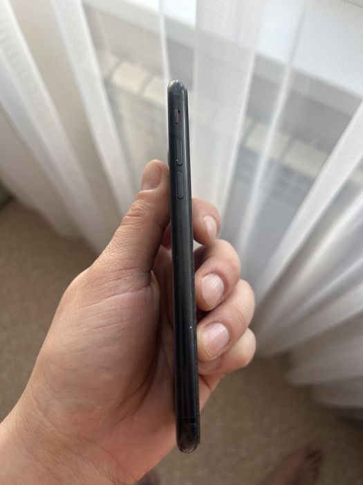 Aйфон SE 2020 64 гб