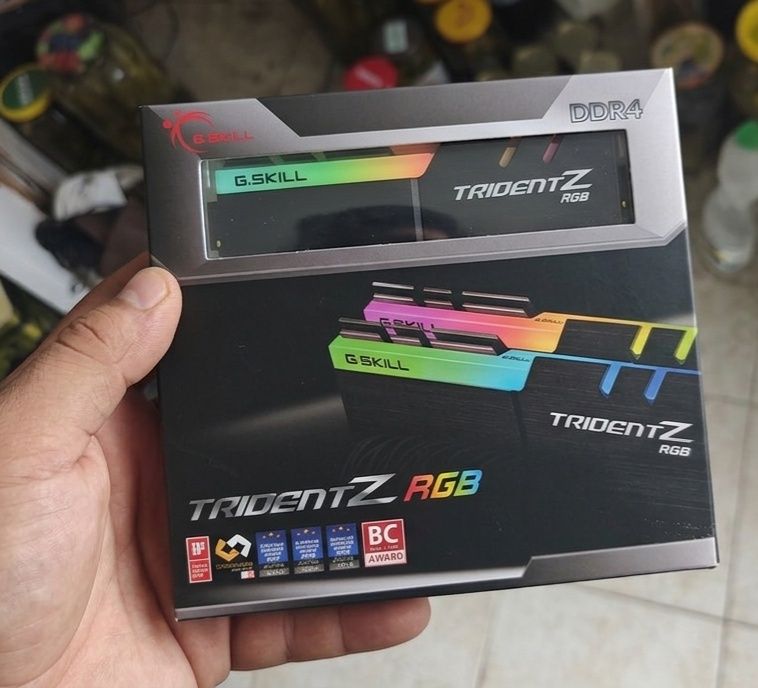KIT AMD 5700x3d cu placa de baza MSI B550 RAM 32 GB