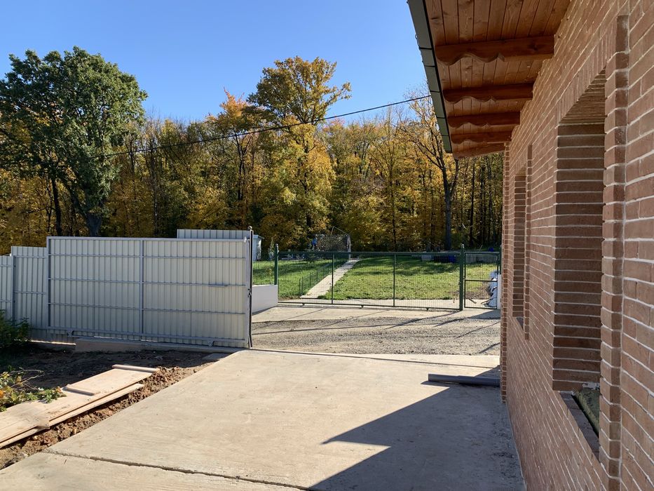 Casă din cărămidă  Zona Lebăda Rai