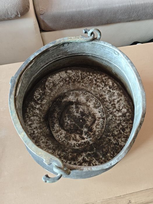 Продавам голямо бакърено менче