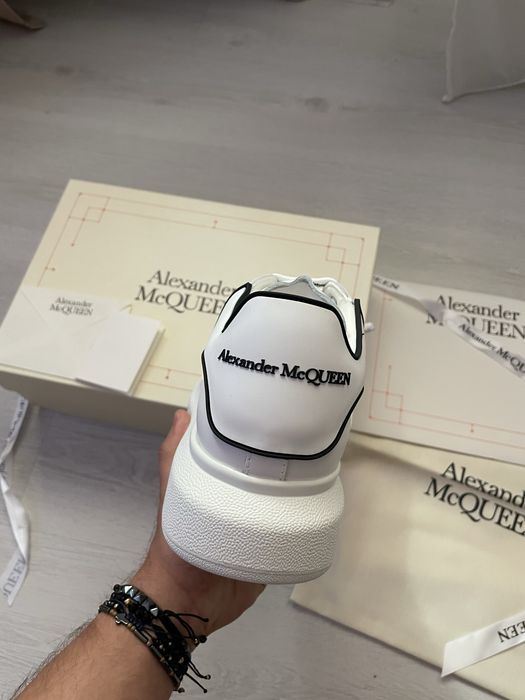 Alexander mcqueen !