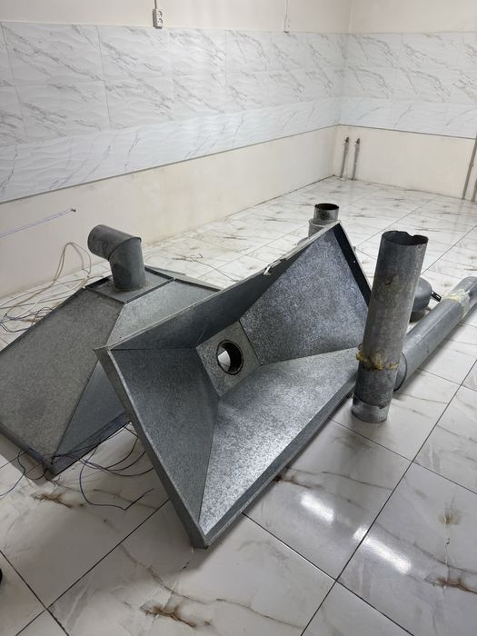 Вытяжка с мотором