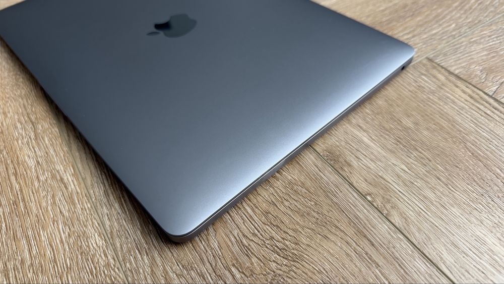 MacBook Pro 13 2019 Touch Bar / ИДЕАЛ / 317 циклов
