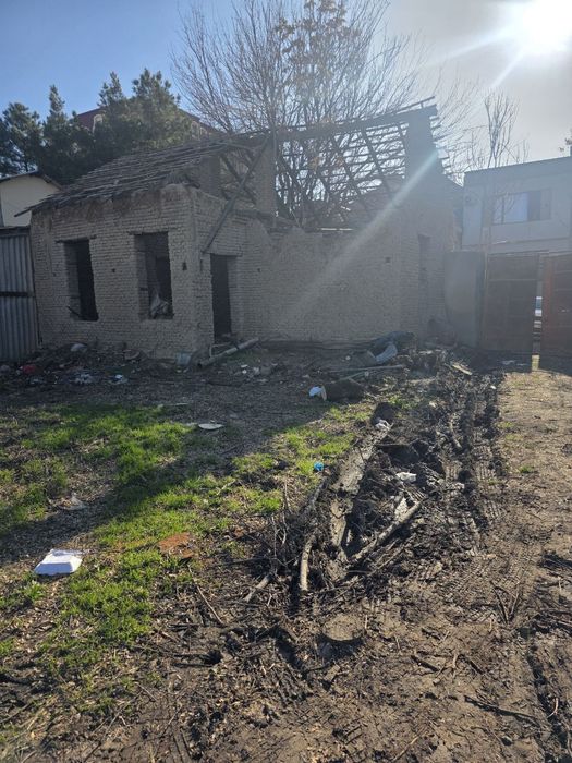 Продаётся земля в элитной махалле 27 соток. Никитина.