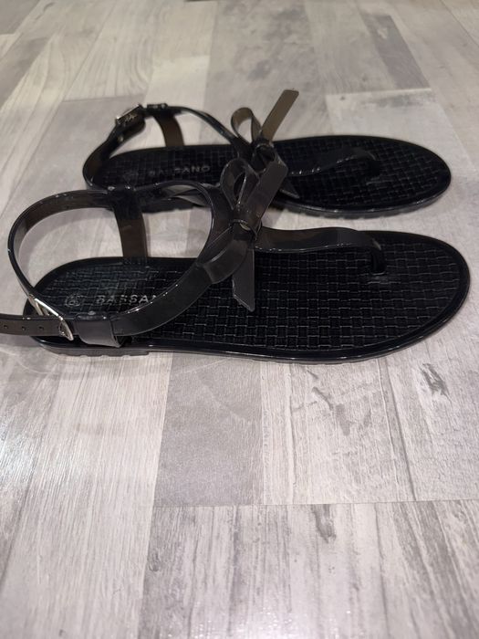 Сандали Deichmann