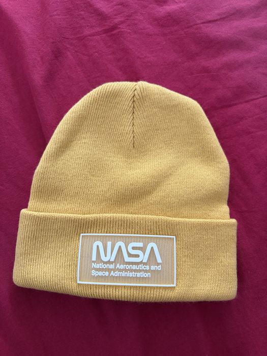 caciula NASA galbena