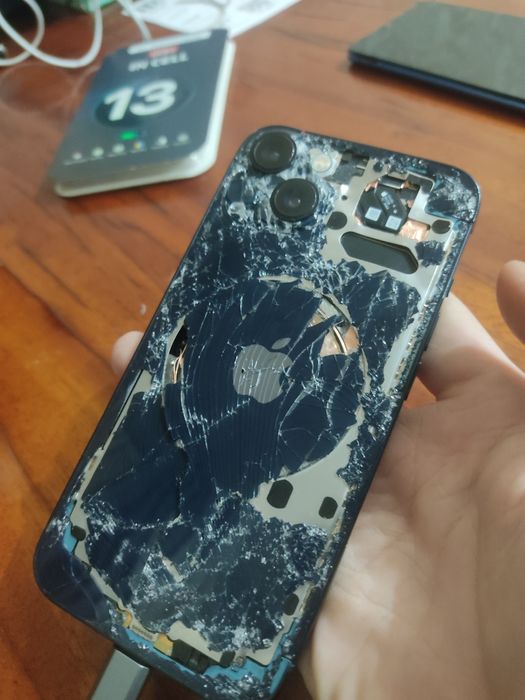 Продам запчасти Айфон 13