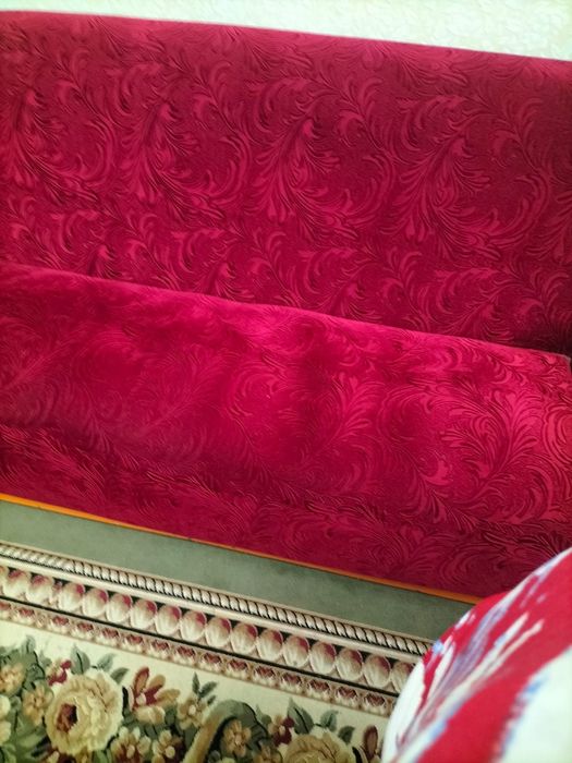 Продам диван в хорошем состоянии