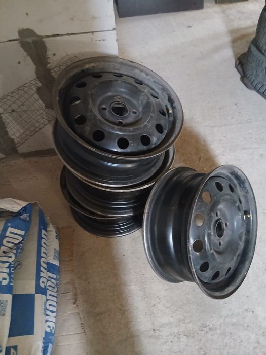 Продаю автошины в хорошем состояние