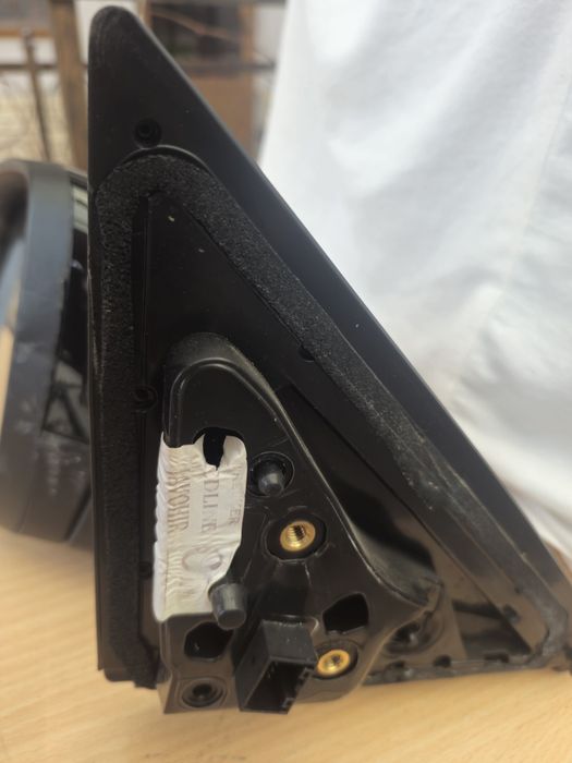 Боковой зеркало Tracker 2