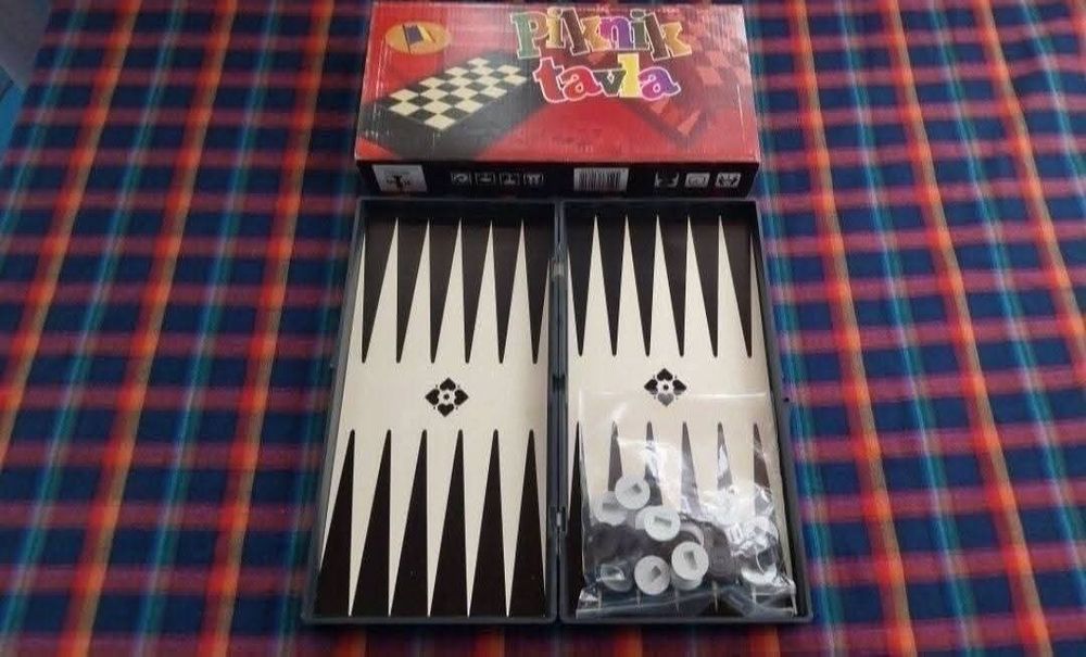 Joc nou Backgammon.