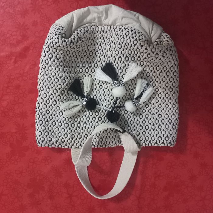 Продам сумку вязаная из прочного материала удобная вместительная