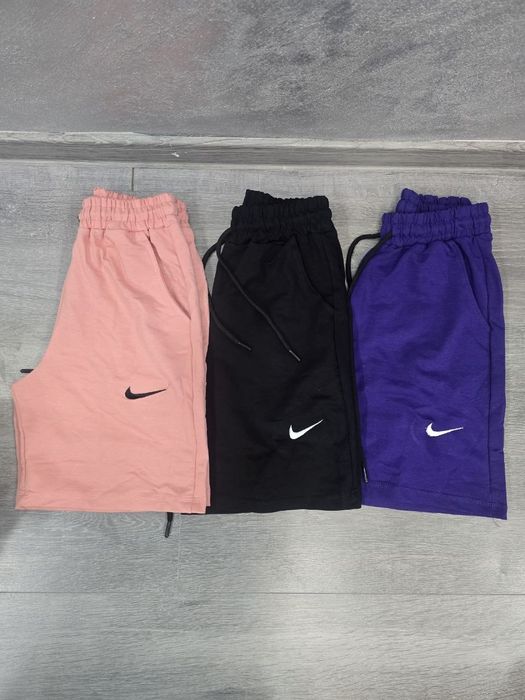 Compleuri si pantaloni scurti