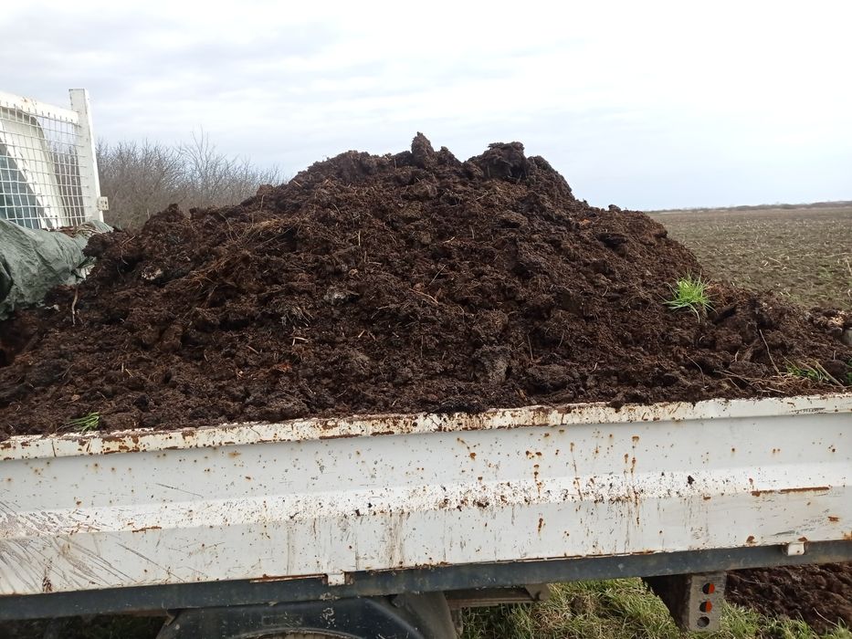 Nisip balast moloz pământ piatra.