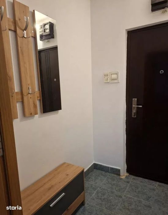Apartament 2 cam  Podu ros ( vizavi  de liceul Racovita)