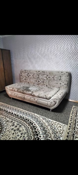 Срочно продам диван