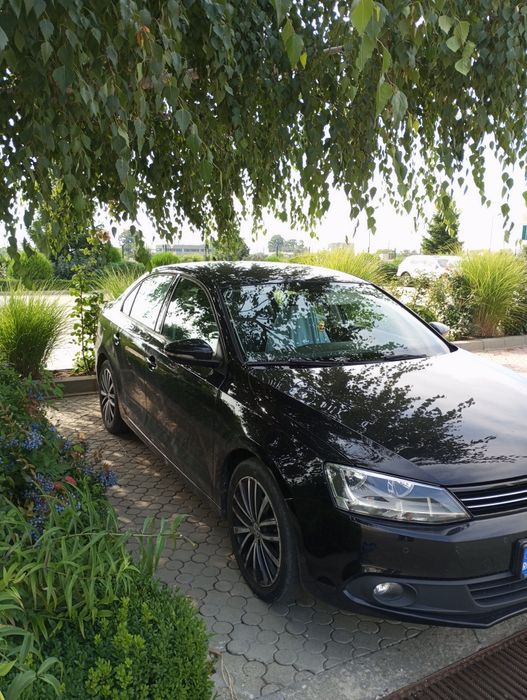 VOLKSWAGEN Jetta 2012 — imagine 3