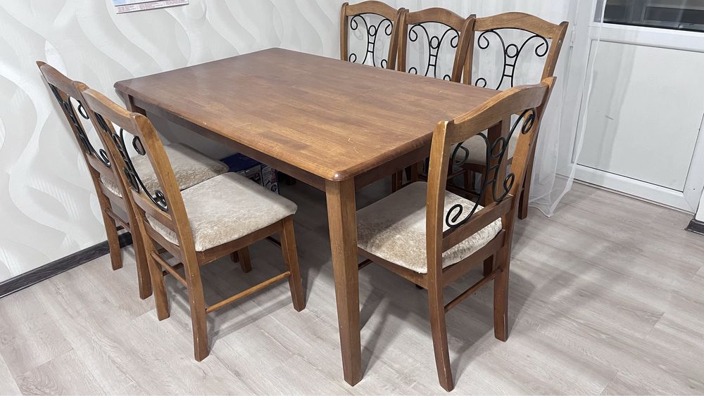 Продам обеденный комплект