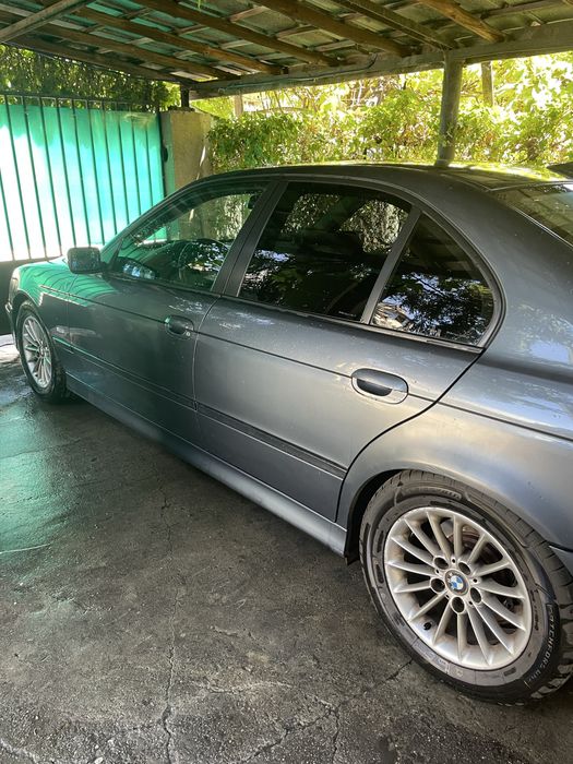 Продавам BMW-E39 520i