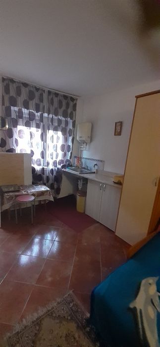 Inchiriere camera la casa.