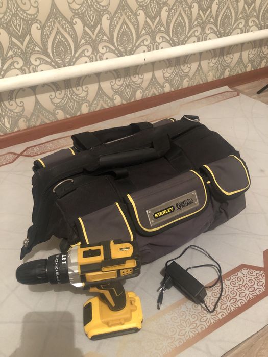 Продается сумка и Шуруповерт