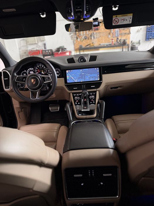 Vand / Schimb Porsche cayenne S  * PANO* Matrix*Distronic*360*Carlig