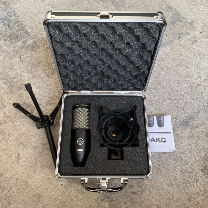 Микрофон студийный конденсаторный AKG Perception 220 (P220)