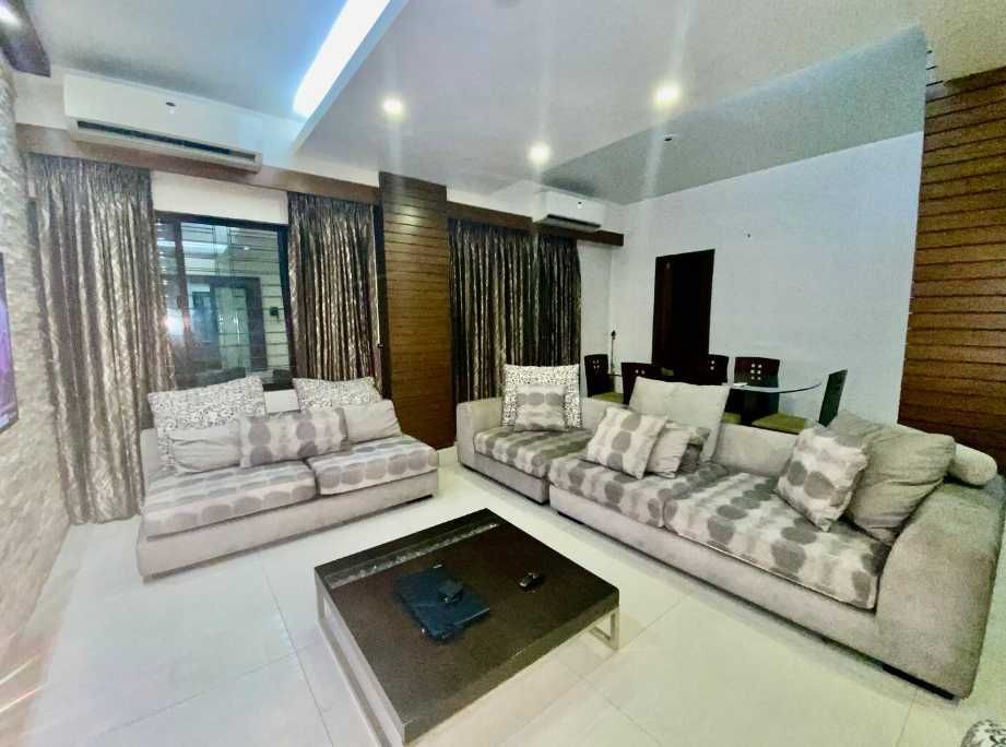 Дава се под наем Тристаен апартамент в Пловдив, Остромила - 81 кв.м за 270.3 € - Снимка #1