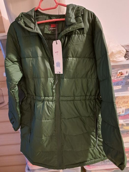 Geaca Levis noua, cu eticheta