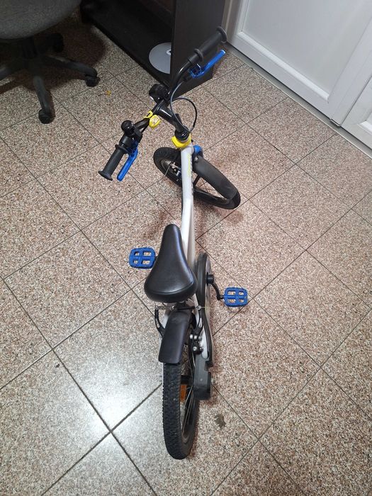 Bicicletă B Twin Robot 16 inch.