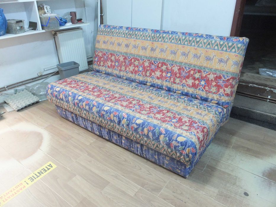 Canapea extensibila profesionala lemn masiv 160x200 cu lada de lenjerie