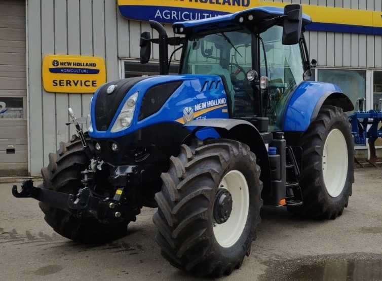Трактор New Holland T7.210