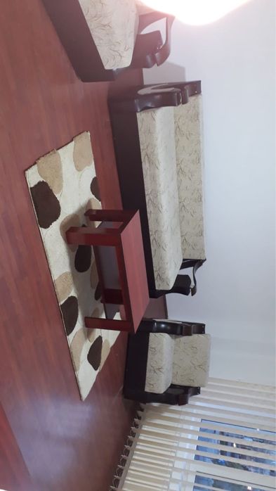 Vând apartament 2 camere spațios, etaj 1, poziție excelentă