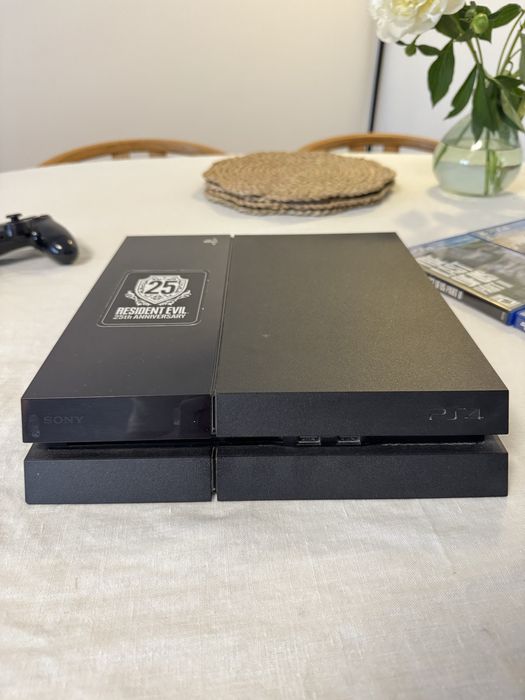 Play Station 4 original 8 jocuri incluse