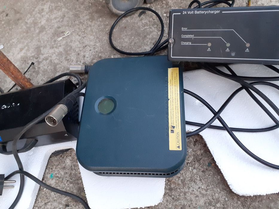 Incarcator 24 v carucior persoane dizabilitati.