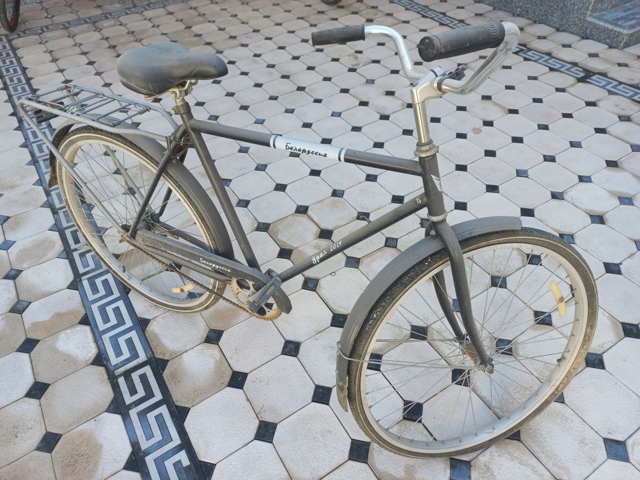 Срочно велик сотилади