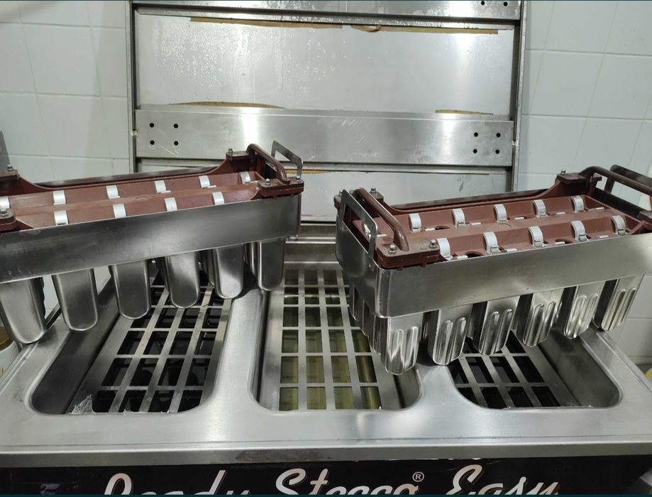 Машина за сладолед на клечка