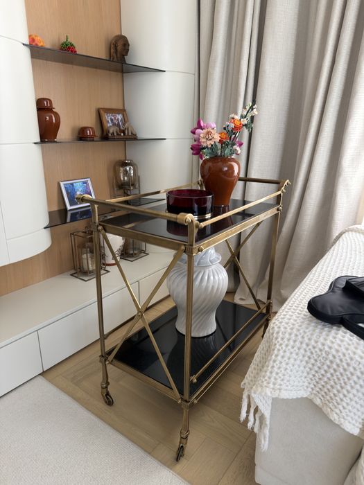 сервировочный столик (барная тележка, trolley bar cart).