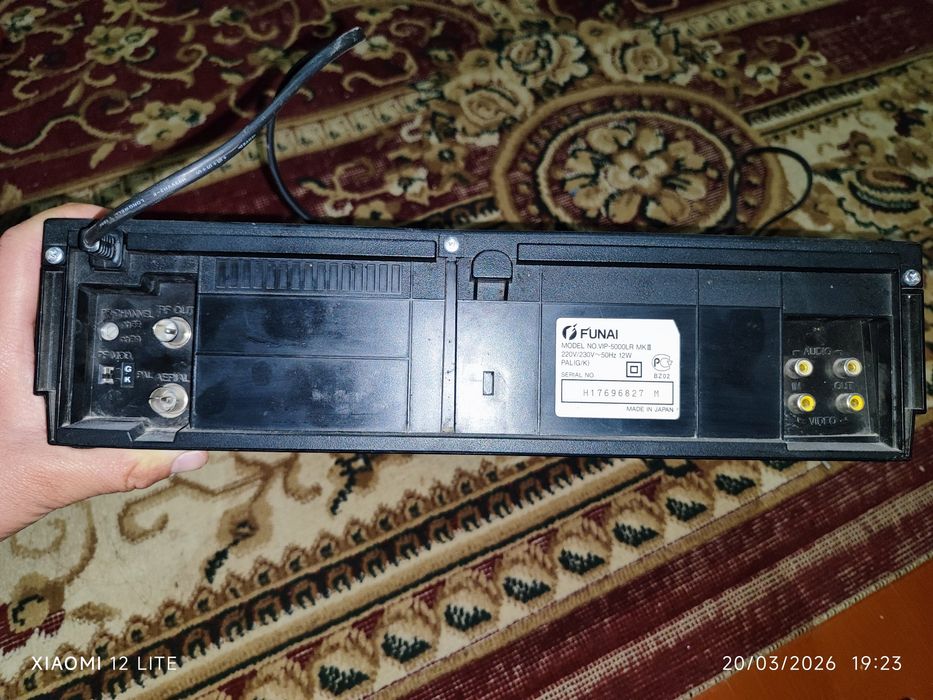 Videomagnitafon sotiladi