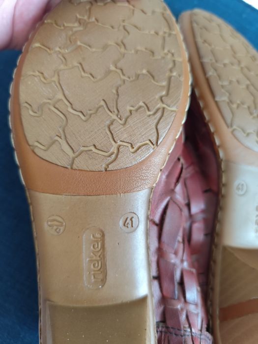 Продам фирменные босоножки!