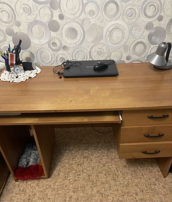 Продам письменный (компьютерный) стол